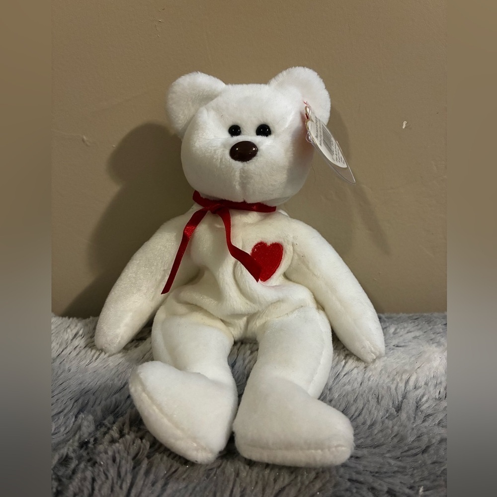 TY Valentino Bear Vintage Beanie Baby 4058 White Bear Heart PVC pellets 1994